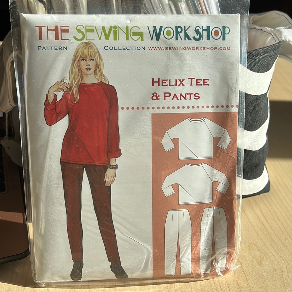 The Sewing workshop Helix Tee & Pants uncut factory fold